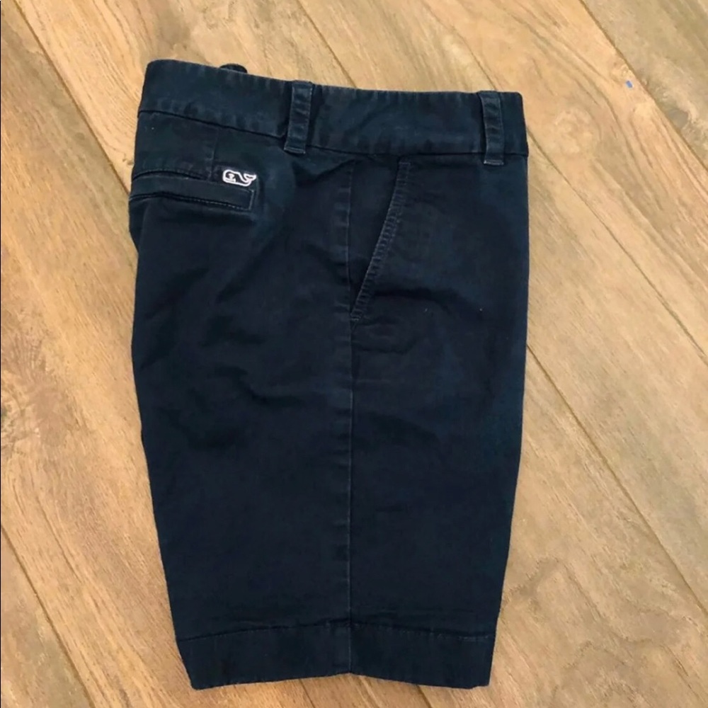 Women’s vineyard Vines shorts